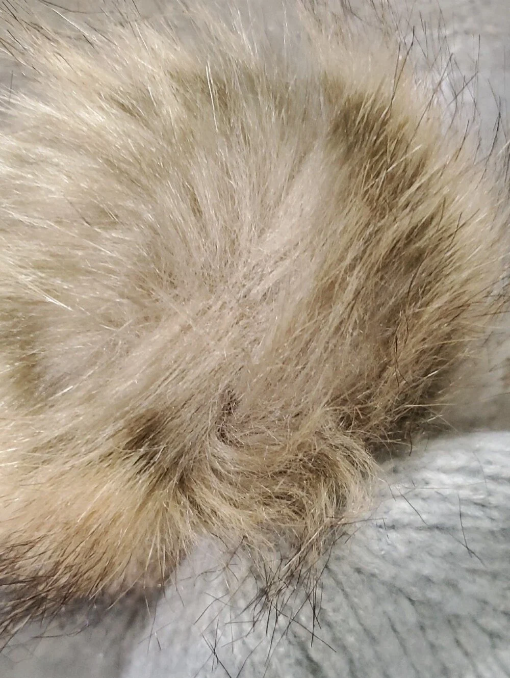 Juicy Couture Cozy Soft Light Gray Knit Beanie with Faux Fur Pom